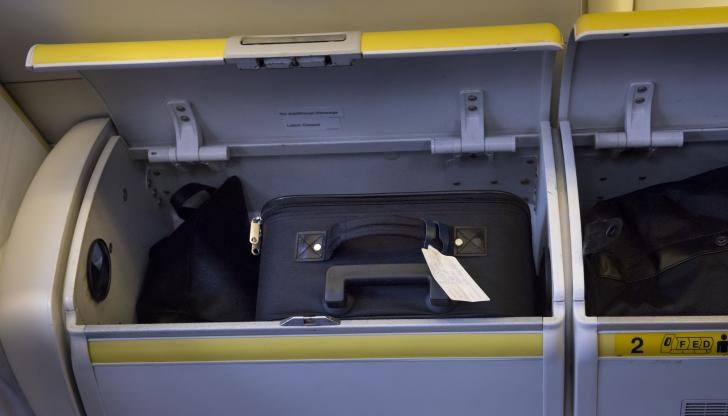 Ръчният куфар ще е безплатно в кабината още един месец Ръчният куфар ще е безплатно в кабината още един месец