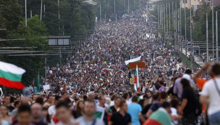Да поеме властта и да подпише договор с българския народ за промяна на системата на управление са другите искания на народа Да поеме властта и да подпише договор с българския народ за промяна на системата на управление са другите искания на народа