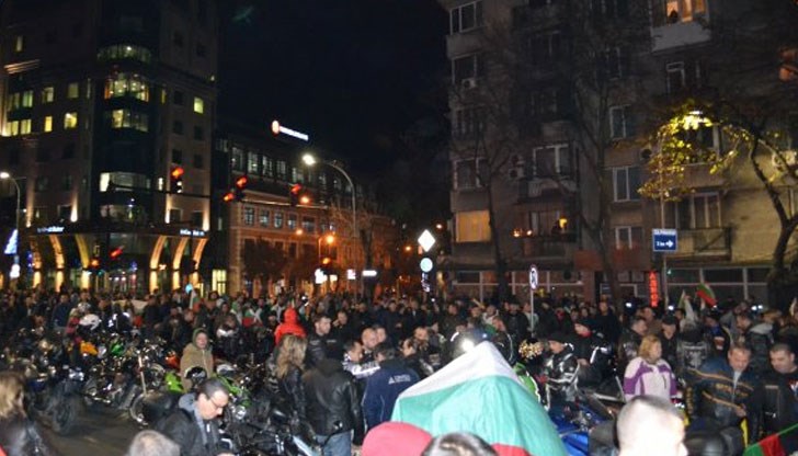 Премиерът е сравняван с лека жена, а и с тип мъж, чиято характеристика започва с “п”, свършвайки на “ас”