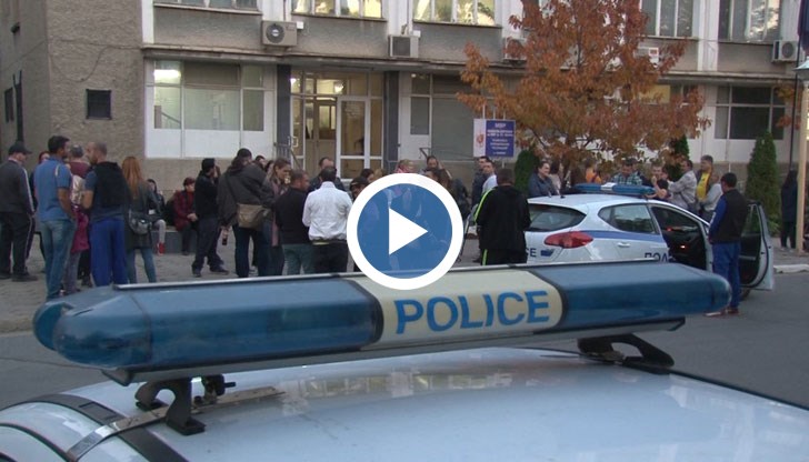 Казанлъчени изписаха сърце в памет на Вики и Цанко