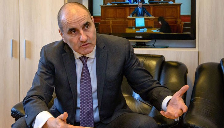 Въпрос на манталитет е как ще се държиш, когато си с кола на НСО Въпрос на манталитет е как ще се държиш, когато си с кола на НСО