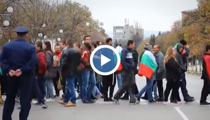 Не искаме оставката на никой, а да си свършат работата, за която са избрани, каза протестиращ