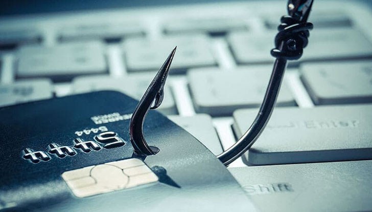 Те са написани на английски език като информират получателите им, че имат право на възстановяване на суми