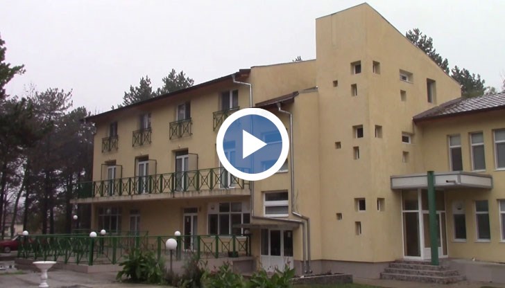 При необходимост закъсали с автомобилите си хора могат да се приютят в центровете, където ще получат топли напитки, храна и завивки