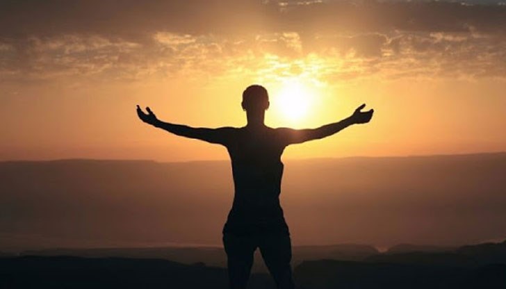 По лунния календар е ден на индийския бог Ганеша, който предпазва от опасности, носи щастие и късмет