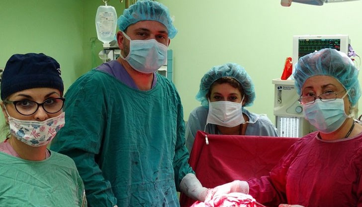 Огромното образование в матката на жената е притискало всички вътрешни органи