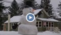 Семейство направи огромен снежен човек