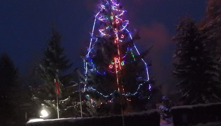 Празничният дух и настроението вече станаха пълновластни стопани в община Ценово