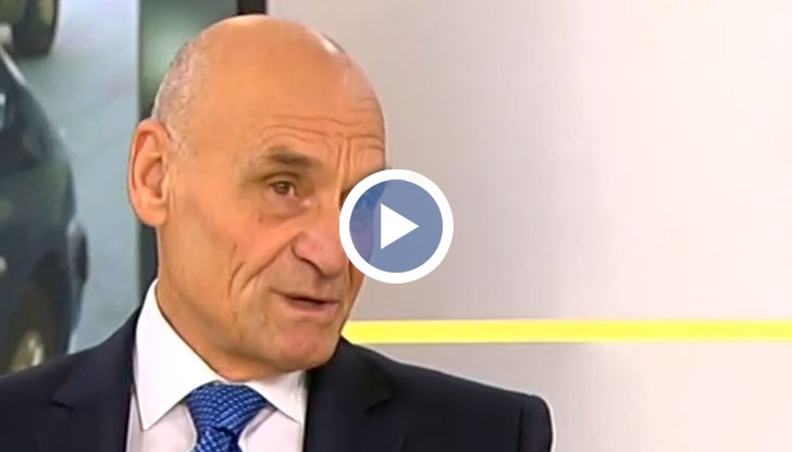 Такава медийна истерия помага за отклоняване на вниманието на обществото от истинските проблеми