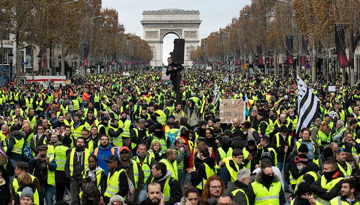 В очакване на петия пореден уикенд на бурни протести в Париж