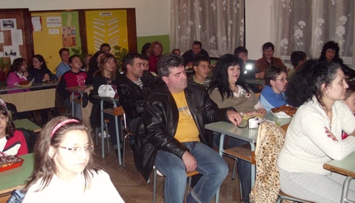 Електронните дневници ще обезсмислят родителските срещи