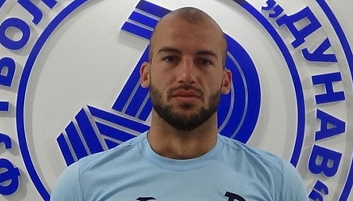 Защитникът се присъедини към „Драконите“ през лятото на 2017 г., точно преди мачовете на русенци от Лига Европа Защитникът се присъедини към „Драконите“ през лятото на 2017 г., точно преди мачовете на русенци от Лига Европа