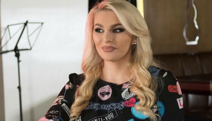 Поп-фолк дивата умили феновете си с кадър на малкия Борис Поп-фолк дивата умили феновете си с кадър на малкия Борис