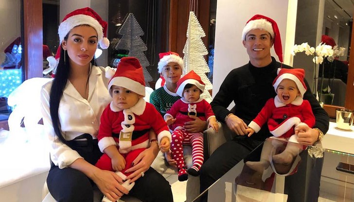 Асът на "бианконерите" качи снимка в Инстаграм с цялото си семейство