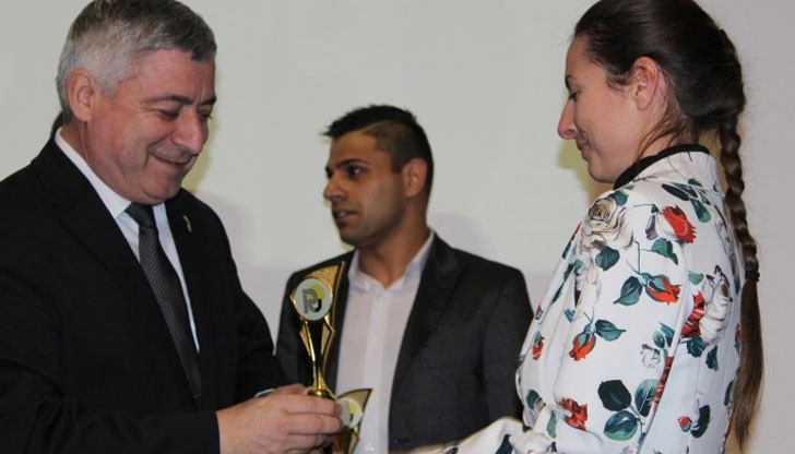Наградени бяха студентите, завоювали призови места в международни и национални спортни надпревари