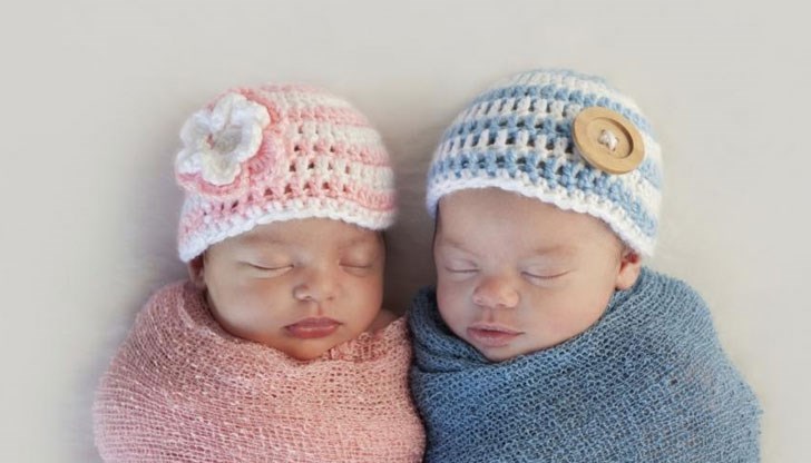 Минчо и Христофор Тилеви станаха щастливи дядовци в един и същи ден на малките Ивайла и Павел