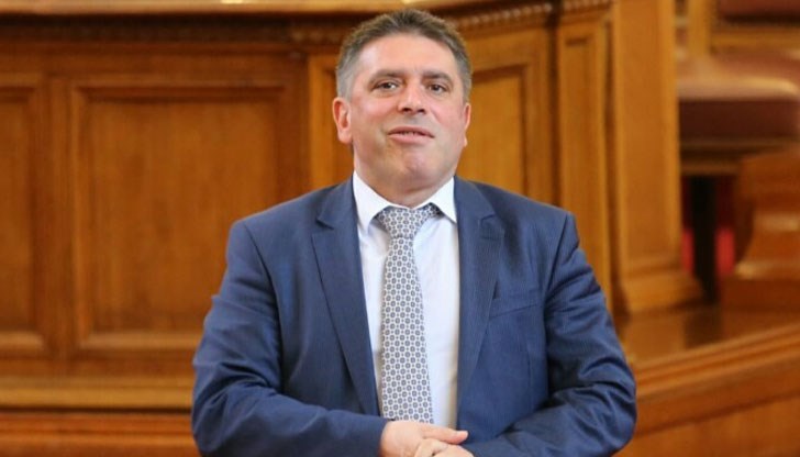 Данаил Кирилов прокара законопроекта си само за 10 дни, без обществено обсъждане Данаил Кирилов прокара законопроекта си само за 10 дни, без обществено обсъждане