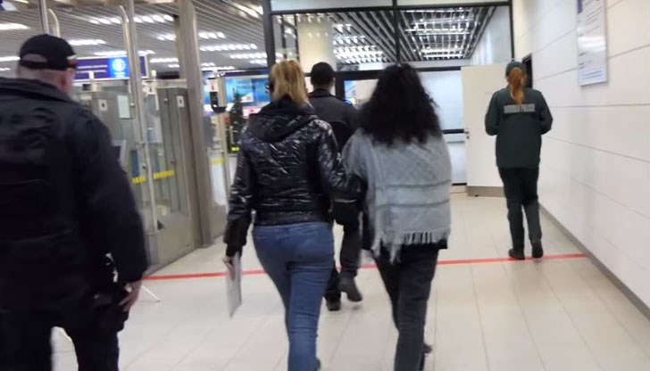 На клипа от пристигането им в България не може да бъдат разпознати