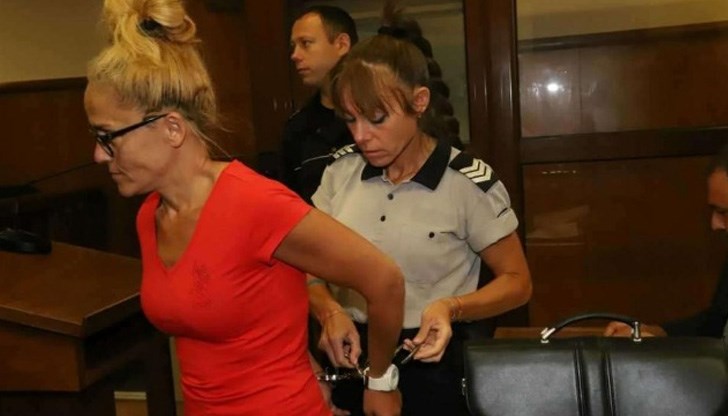 Заедно с нея бе освободена и Биляна Петрова