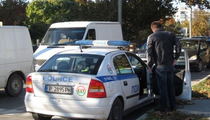 „Фолксваген“-ът е със счупени предно обзорно стъкло и две странични огледала