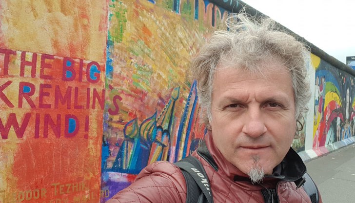 Дали някои влизат в политическата игра с ясното съзнание че играят бушон, или едва като стане късо им съобщават? Дали някои влизат в политическата игра с ясното съзнание че играят бушон, или едва като стане късо им съобщават?