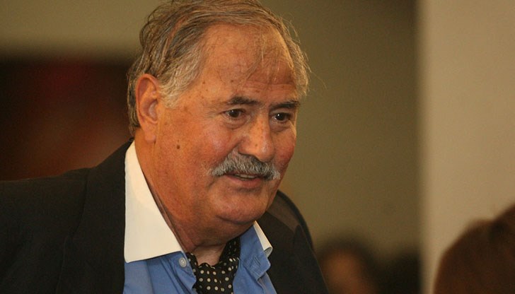 Днес е операцията му. Вече почти не се движи, трудно говори