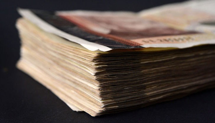 Общо приходи от лихви на банките към края на ноември са 2.77 млрд. лева, а тези от такси и комисионни - 1.14 млрд. лева Общо приходи от лихви на банките към края на ноември са 2.77 млрд. лева, а тези от такси и комисионни - 1.14 млрд. лева