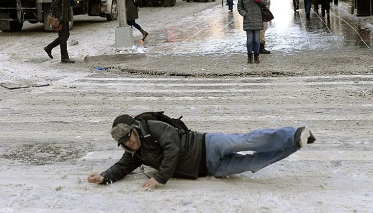 При положение, че е трябвало да върви по тротоара