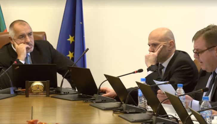 Кметове ритуално благодариха на правителството за отпуснатите пари Кметове ритуално благодариха на правителството за отпуснатите пари