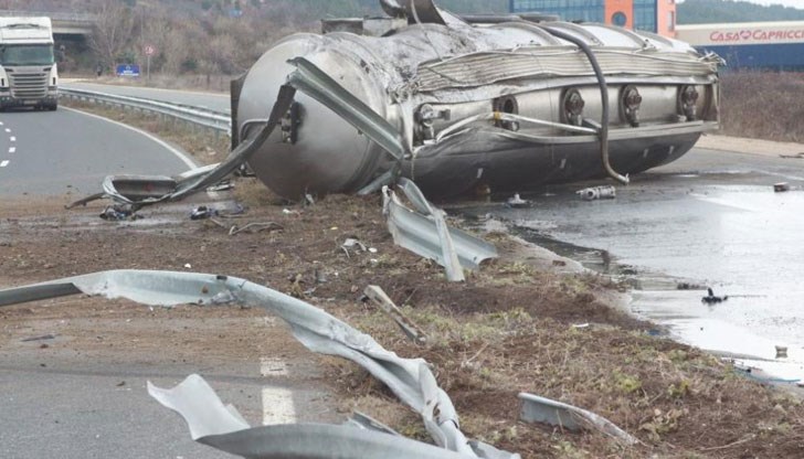 23-тонната цистерна блокира движението по Околовръстния път на града