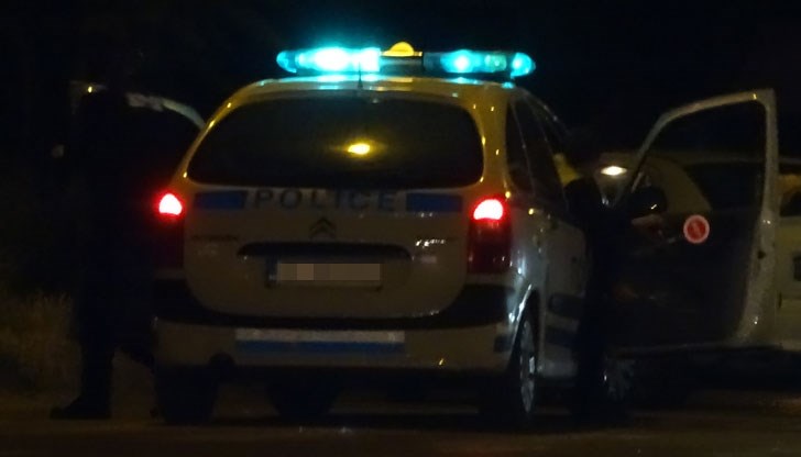 Полицаи намериха регистрационния му номер до ударения автомобил Полицаи намериха регистрационния му номер до ударения автомобил