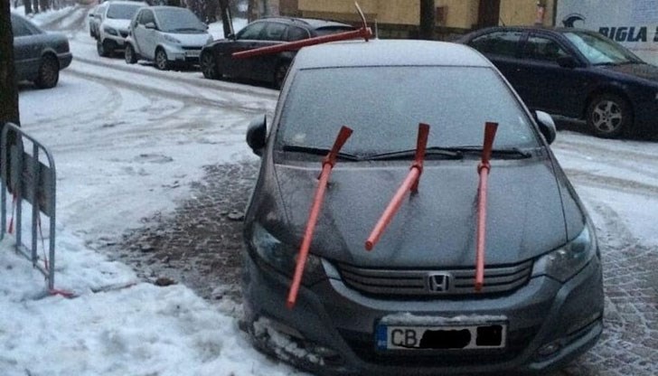 Столичен шофьор е получил стряскащо предупреждение върху колата си дни преди Коледа