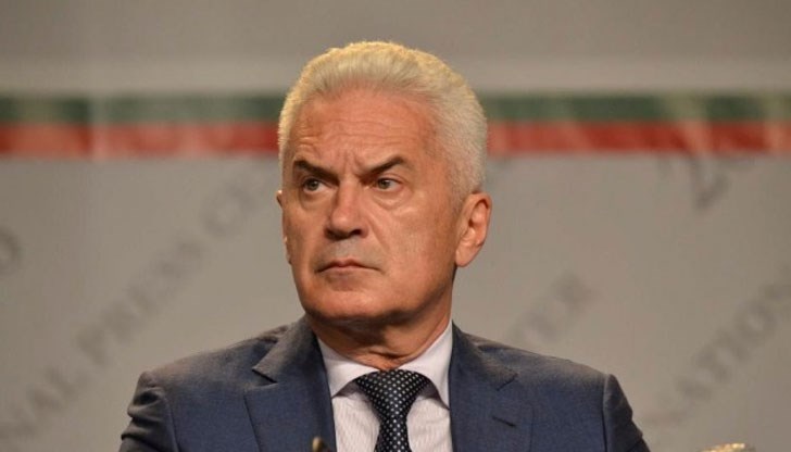 Защо бедна България дава безплатно на най-богатата и могъщата държава безплатни бази и след това купува най-скъпо техните самолети