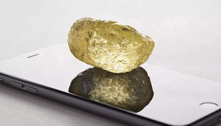Специалисти уточняват, че този е седмият по големина диамант, намиран през този век