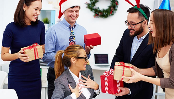 Направете коледното парти забавно Направете коледното парти забавно