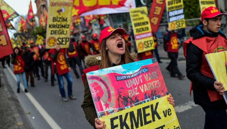 Хиляди души протестираха срещу поскъпването на живота в Турция