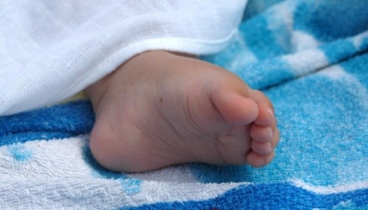 Бебето е родено тази сутрин, но лекарите не са се преборили за живота му