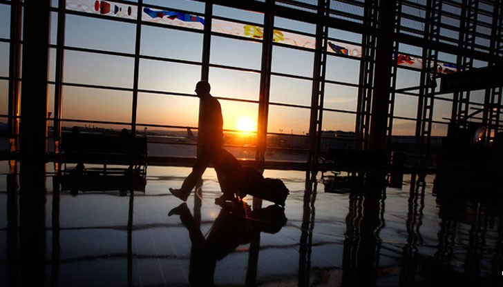 Изтокът държи по-лошите карти