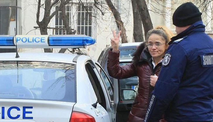 Това е един лош и лъжовен свят. Много неща разбутахме, например откраднатите 14 апартамента от времето на Борисов като кмет, пуснахме ги на прокуратурата, разследване няма Това е един лош и лъжовен свят. Много неща разбутахме, например откраднатите 14 апартамента от времето на Борисов като кмет, пуснахме ги на прокуратурата, разследване няма