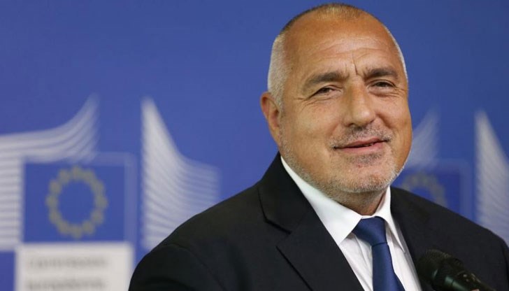 Простоват изказ, беден речник, пълен с улични изрази и гаменски стил на изразяване. Срамът е за нас