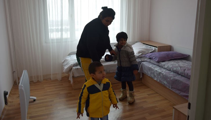 Семейството, чийто дом изгоря на Коледа, посреща Нова година в общинско жилище