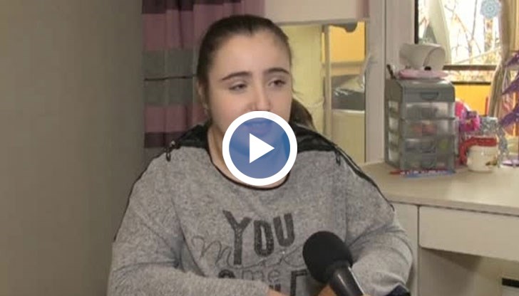 Заразителна усмивка, изпълнена с оптимизъм – това е първото, с което Хриси посреща всеки гост у дома си