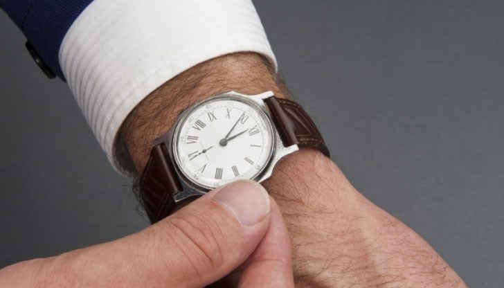 Отказът от смяната на часовото време в ЕС най-вероятно ще се случи през 2021 година, смята австрийския транспортен министър Отказът от смяната на часовото време в ЕС най-вероятно ще се случи през 2021 година, смята австрийския транспортен министър