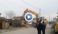 Започна събарянето на незаконните къщи във Войводиново