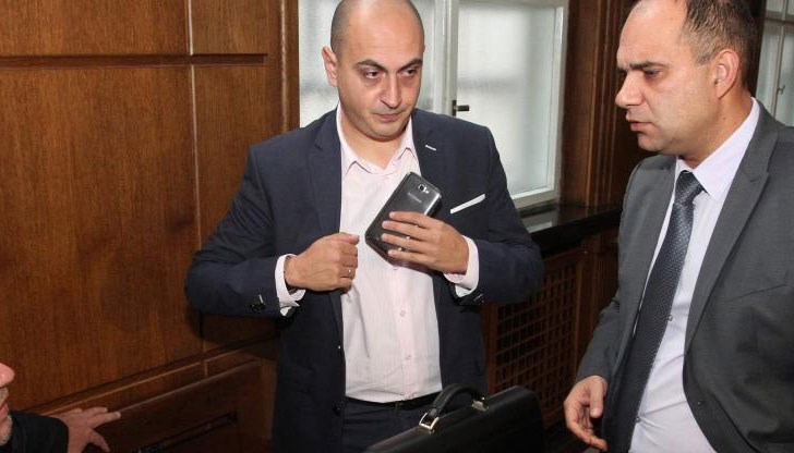 Адвокатът на Цветан Василев, обвинен за пране на пари, смята, че е неудобен Адвокатът на Цветан Василев, обвинен за пране на пари, смята, че е неудобен