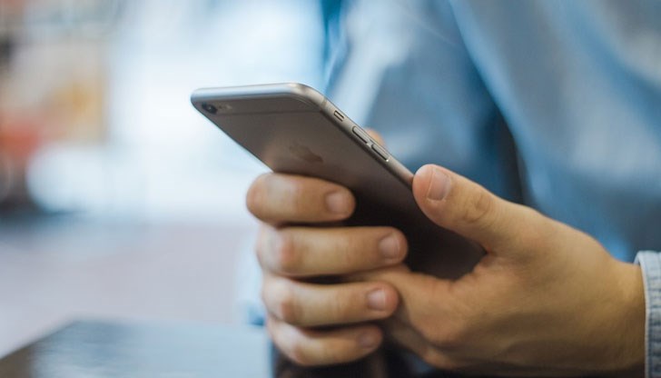 Месечните им възнаграждения били намалени с по 5 000 юана Месечните им възнаграждения били намалени с по 5 000 юана