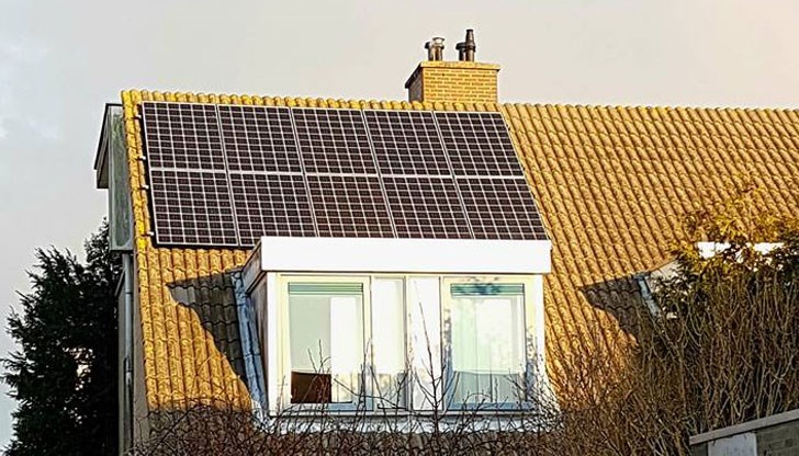 Такава е държавната политика на Холандия - да стимулира хората да си поставят слънчеви панели