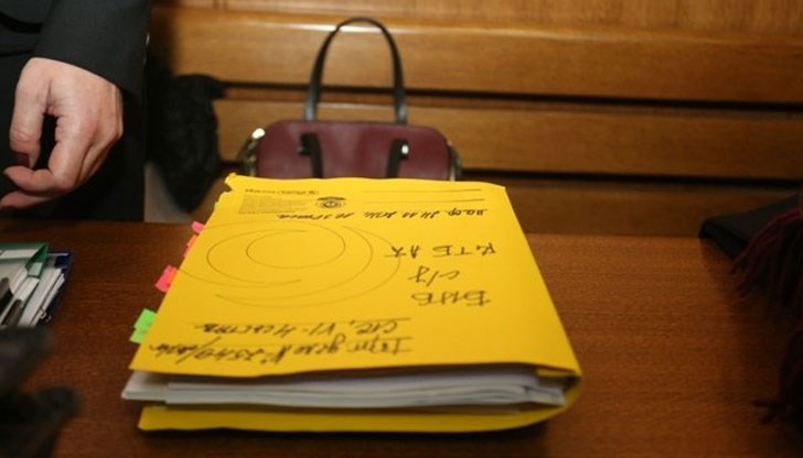 Всички адвокати, които защитават свидетелите по КТБ, обвинени в пране на пари, поискаха отвод на съдия Пламен Панайотов