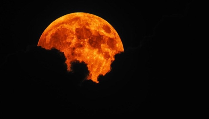 Тази нощ ни очаква пълно лунно затъмнение
