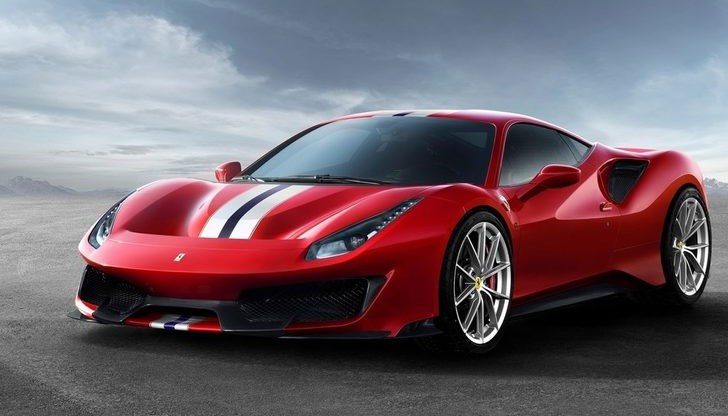 По българските пътища можете да срещнете дори суперавтомобилът "Бугати Широн". Струващият около 5 млн. лева модел има мощност 1500 конски сили